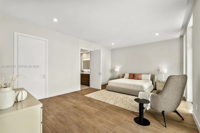 3 of 21 - 527 Orton Avenue #902, Fort Lauderdale, FL