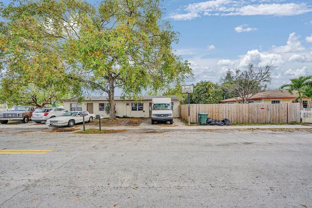 5 of 13 - 2100 Nw 27th Street, Oakland Park, FL