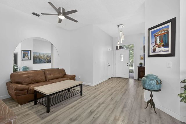4 of 71 - 8281 Heritage Club Dr Drive, West Palm Beach, FL