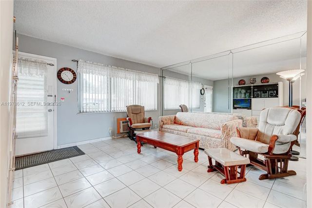 5 of 25 - 800 Sw 10th Terrace #20t, Hallandale Beach, FL
