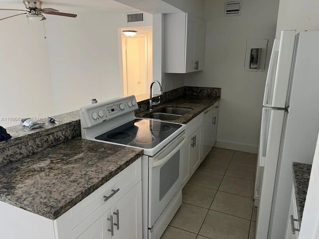 3 of 18 - 4435 Treehouse Lane #h, Tamarac, FL