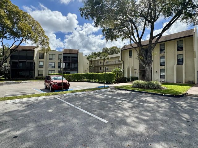 8050 W Mcnab Road #320, Tamarac