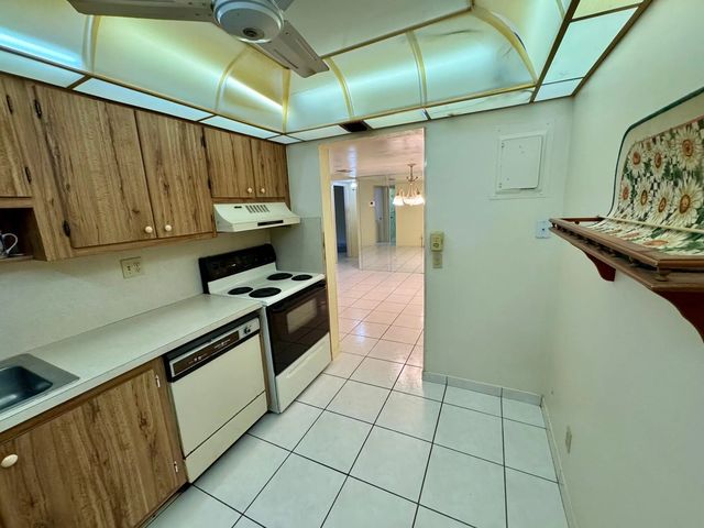 3 of 24 - 8050 W Mcnab Road #320, Tamarac, FL
