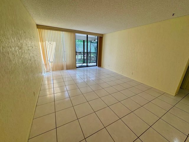 5 of 24 - 8050 W Mcnab Road #320, Tamarac, FL