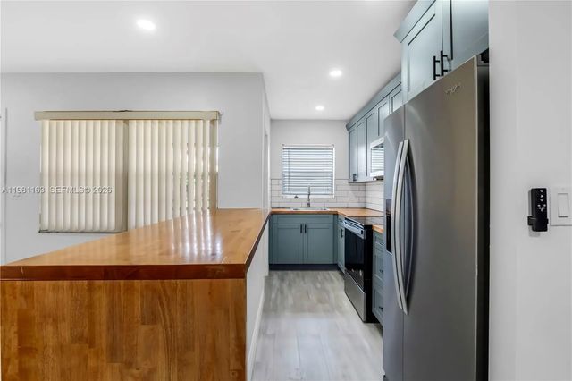3 of 50 - 5300 Washington Street #a137, Hollywood, FL