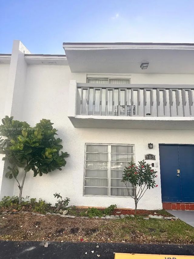 2 of 15 - 9400 Sw 170th Street #103, Palmetto Bay, FL