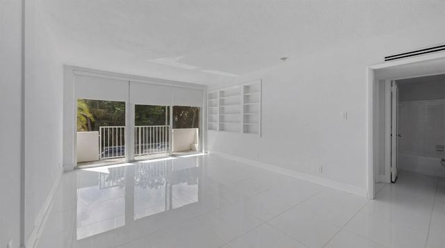 401 Peruvian Avenue #2010, Palm Beach