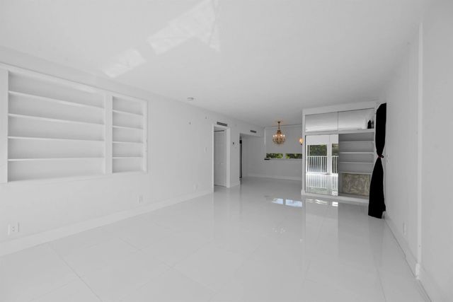 3 of 39 - 401 Peruvian Avenue #2010, Palm Beach, FL