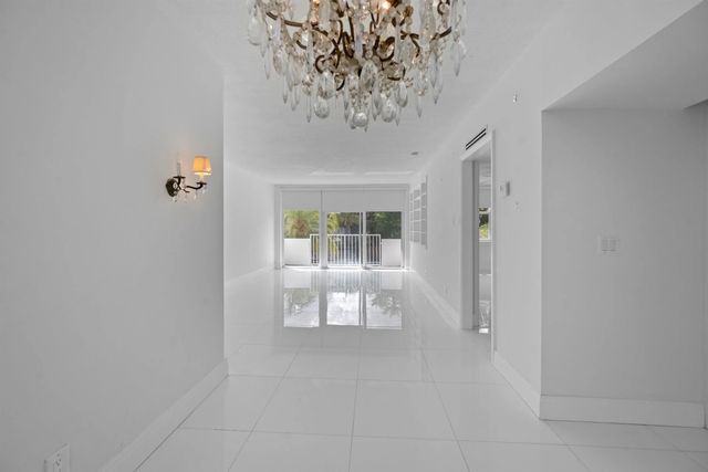 5 of 39 - 401 Peruvian Avenue #2010, Palm Beach, FL