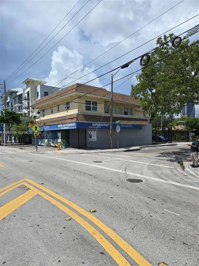3380 Plaza Street, Miami