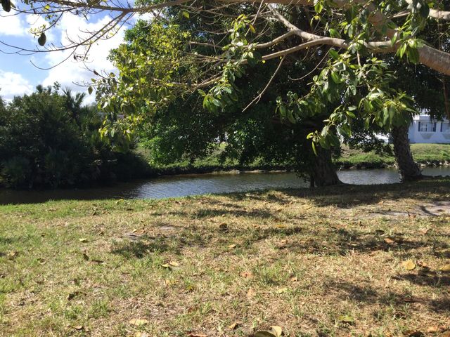 3 of 22 - 24 Golf Drive, Port St. Lucie, FL