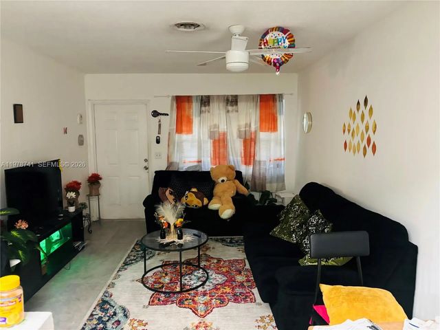 5 of 17 - 355 Nw 32nd Street #1-6, Oakland Park, FL