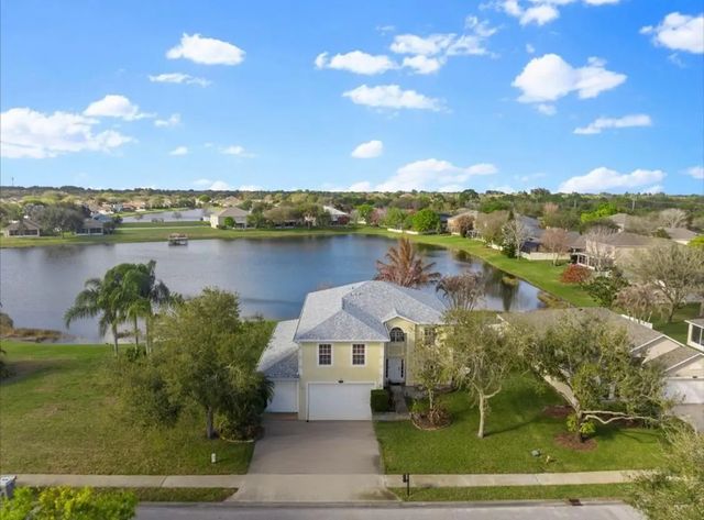 6052 Ridge Lake Circle, Vero Beach