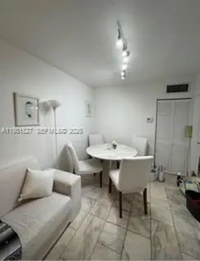 5 of 6 - 1526 Pennsylvania Avenue #15, Miami Beach, FL