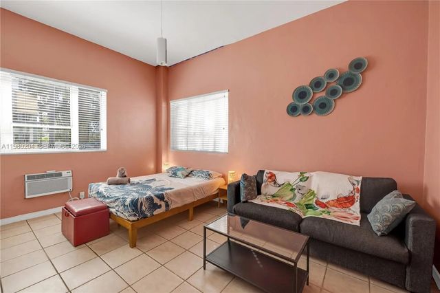 5 of 30 - 255 W 24th Street #107, Miami Beach, FL