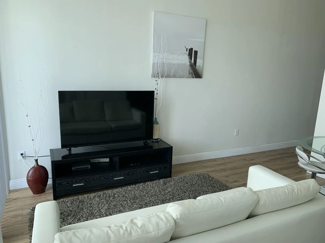 5 of 13 - 2200 Ne 4th Avenue #805, Miami, FL
