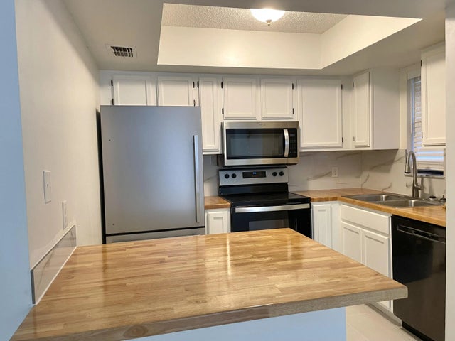 Photo of Listing #B26000545