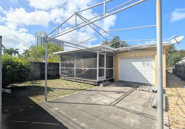 2 of 18 - 1626 Tyler Street, Hollywood, FL