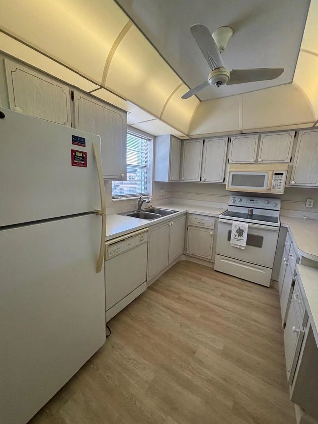 4 of 19 - 2950 Se Ocean Boulevard #7-5, Stuart, FL