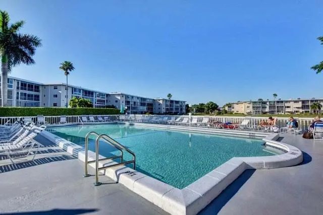 5 of 19 - 2566 Garden Drive S #306, Lake Worth, FL