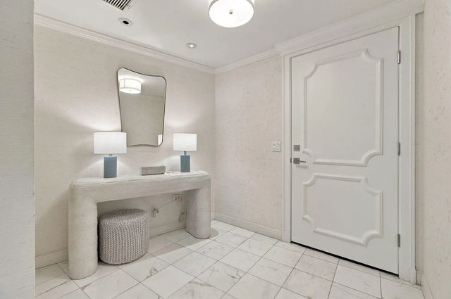 4 of 38 - 100 Royal Palm Way #g5, Palm Beach, FL