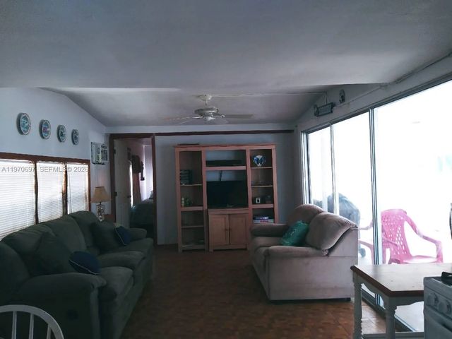 5 of 35 - 261 Burgundy Drive, Tavernier, FL
