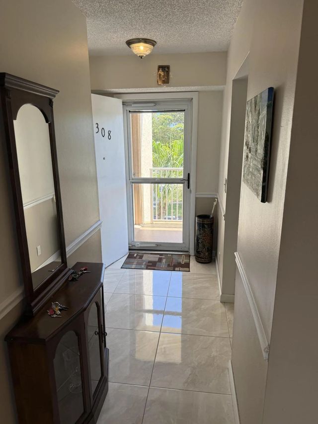 2 of 51 - 1024 Se 5th Avenue #308, Dania Beach, FL