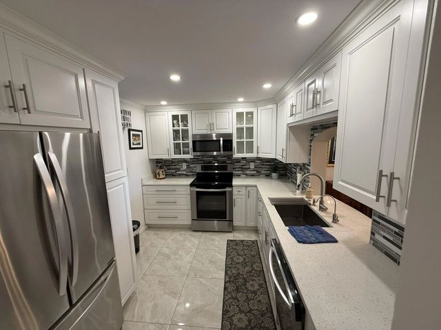 3 of 51 - 1024 Se 5th Avenue #308, Dania Beach, FL