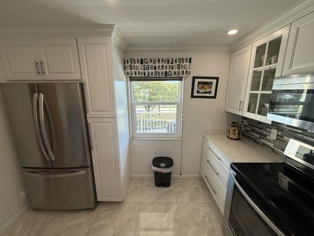 4 of 51 - 1024 Se 5th Avenue #308, Dania Beach, FL