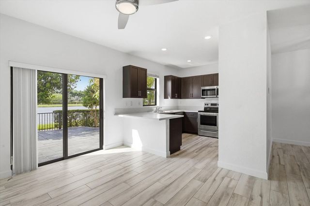 5884 Mustang Manor, Davie