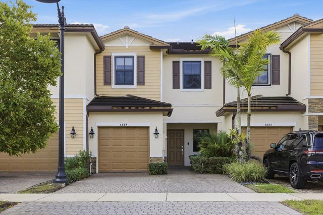 2 of 19 - 5884 Mustang Manor, Davie, FL