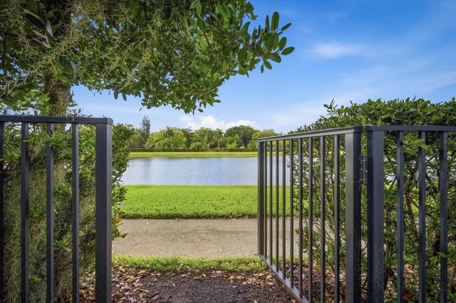 4 of 19 - 5884 Mustang Manor, Davie, FL