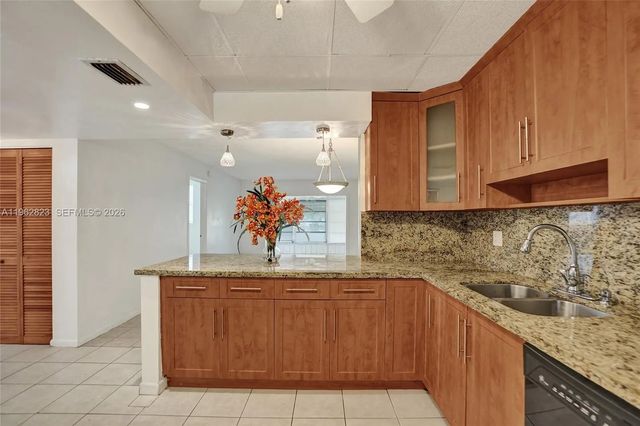 4 of 58 - 3051 Nw 46th Avenue #101, Lauderdale Lakes, FL