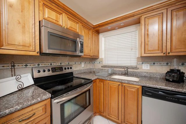 3 of 17 - 8861 Sunrise Lakes Boulevard #unit 301, Sunrise, FL