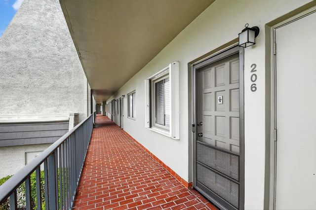 3 of 48 - 4080 Tivoli Court E #206, Lake Worth, FL