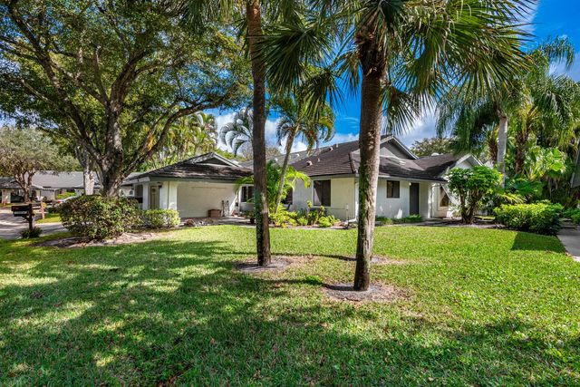 10074 Hickorywood Place, Boynton Beach