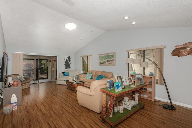4 of 29 - 10074 Hickorywood Place, Boynton Beach, FL