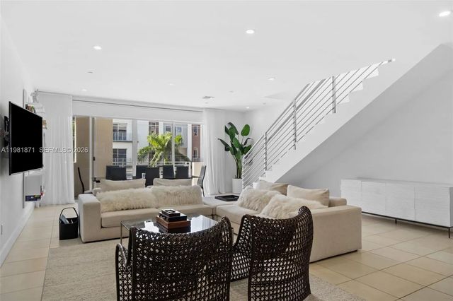 1034 Ne 18th Avenue #205, Fort Lauderdale