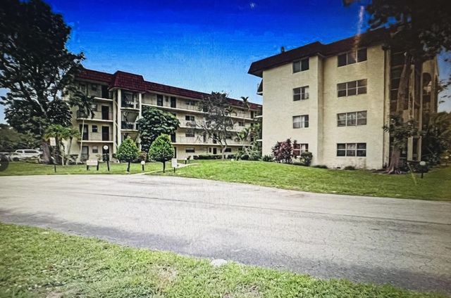 3 of 21 - 3330 Spanish Moss Terrace #406, Lauderhill, FL