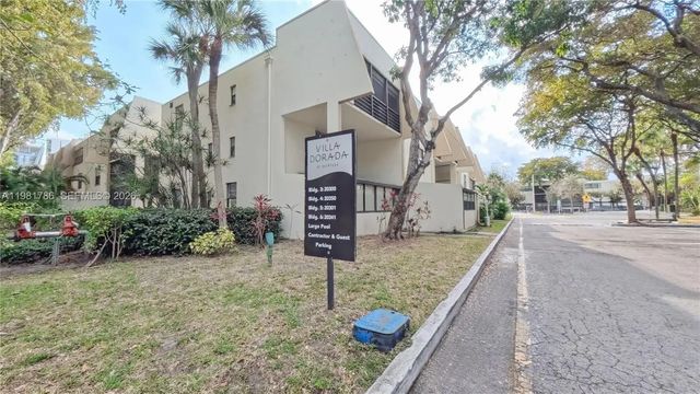 20300 W Country Club Drive #ph18-3, Aventura
