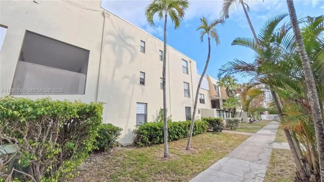 2 of 42 - 20300 W Country Club Drive #ph18-3, Aventura, FL