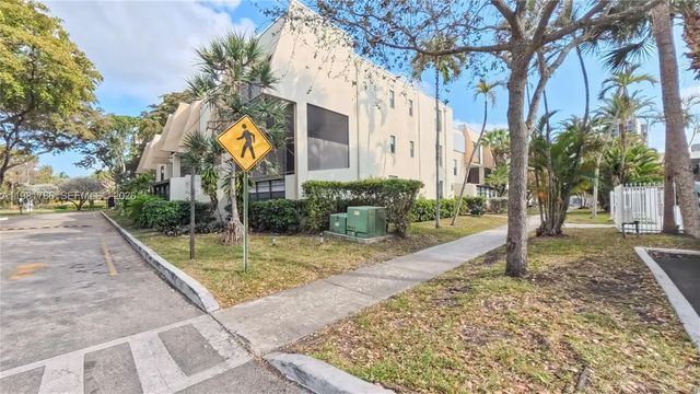 3 of 42 - 20300 W Country Club Drive #ph18-3, Aventura, FL