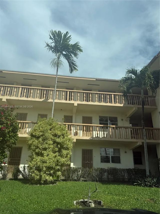 16701 Ne 13th Avenue #214, North Miami Beach