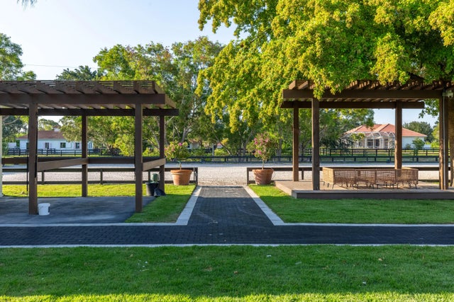 Photo of Listing #B26000919