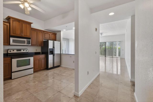4 of 18 - 1650 Presidential Way #210, West Palm Beach, FL