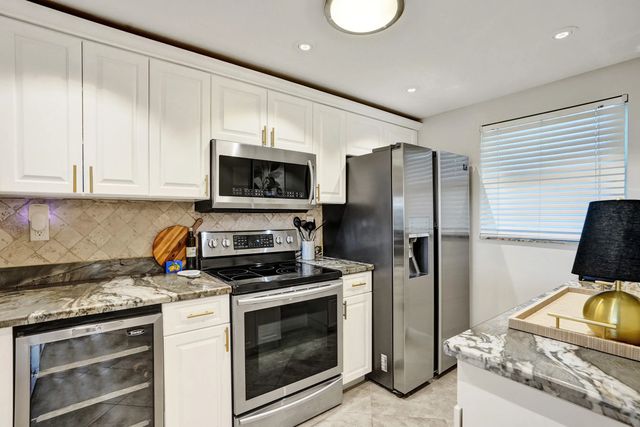 4 of 25 - 801 S Federal Highway #301, Pompano Beach, FL