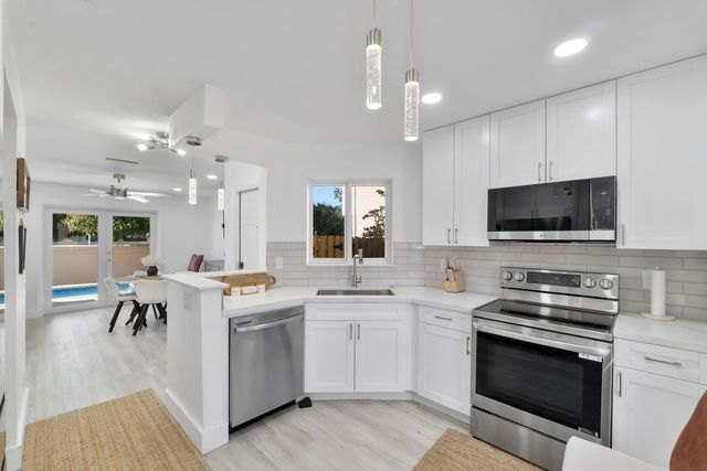 6363 Seagrape Circle, Margate