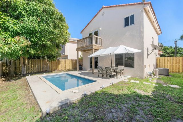 5 of 14 - 6363 Seagrape Circle, Margate, FL