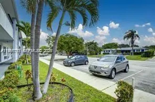 4 of 30 - 2020 Ne 51st Court #203, Fort Lauderdale, FL