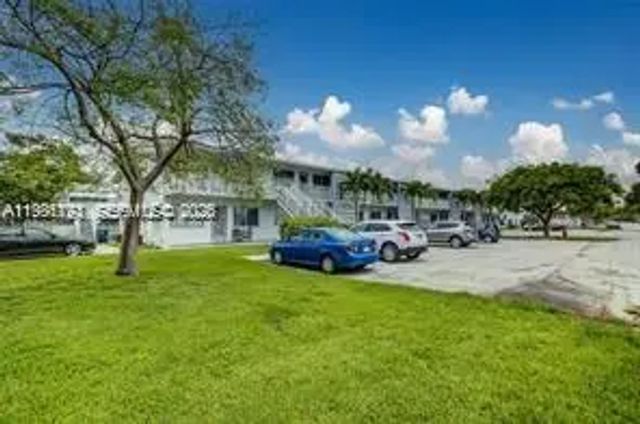 5 of 30 - 2020 Ne 51st Court #203, Fort Lauderdale, FL